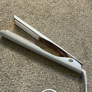 T3 Lucea Flat Iron